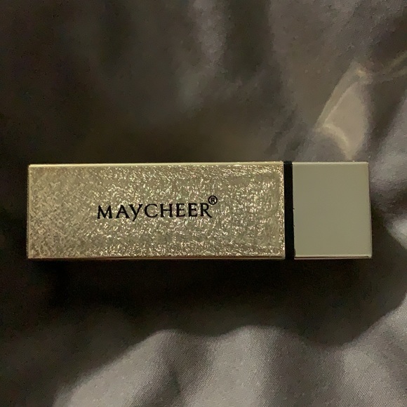 MAYCHEER Bright Star Beautiful Lipstick NEVER USED - Picture 2 of 4